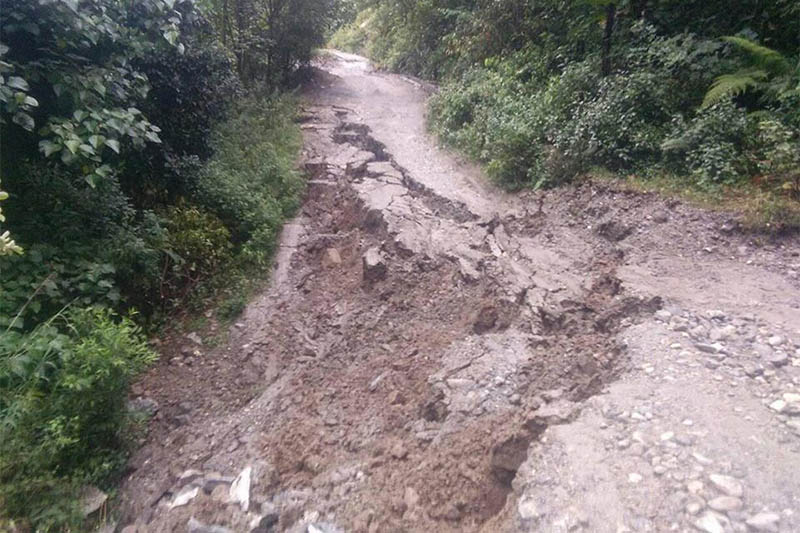 Landslip along Besisahar-Chame road section in Lamjung district. Photo: Ramji Rana
