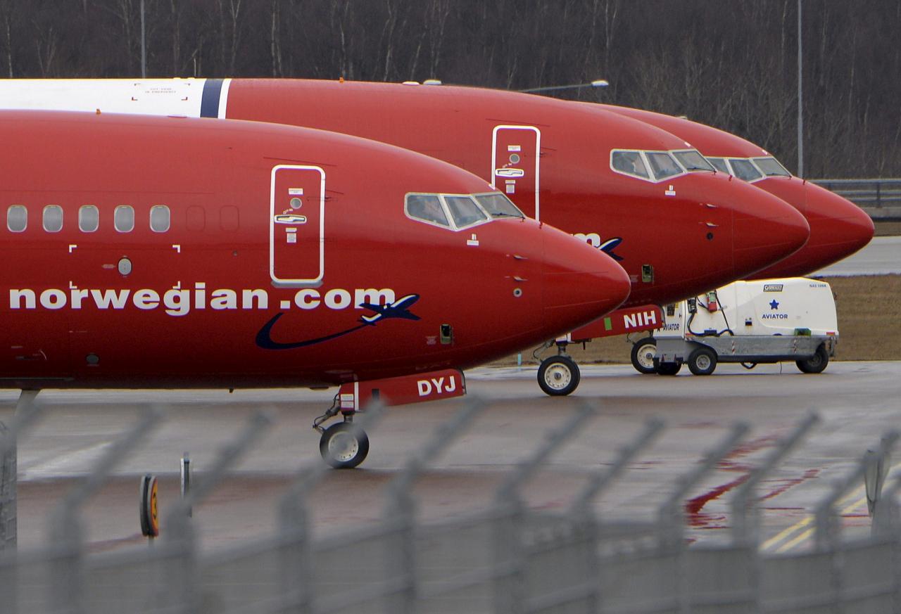 FILE PHOTO: Parked Boeing 737-800 aircrafts belonging to budget carrier Norwegian Air are pictured at Stockholm Arlanda Airport, Sweden, in this March 6, 2015 file photo. REUTERS
