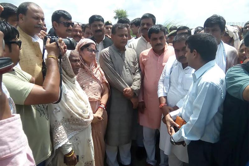 Province 2 Chief Minister Lal Babu Raut Gaddhi (fourth from right) inspecting the site where a boat capsized in Tikuliya of Gaur Municipality, Rautahat, on Monday, August 27, 2018. Photo: THT
