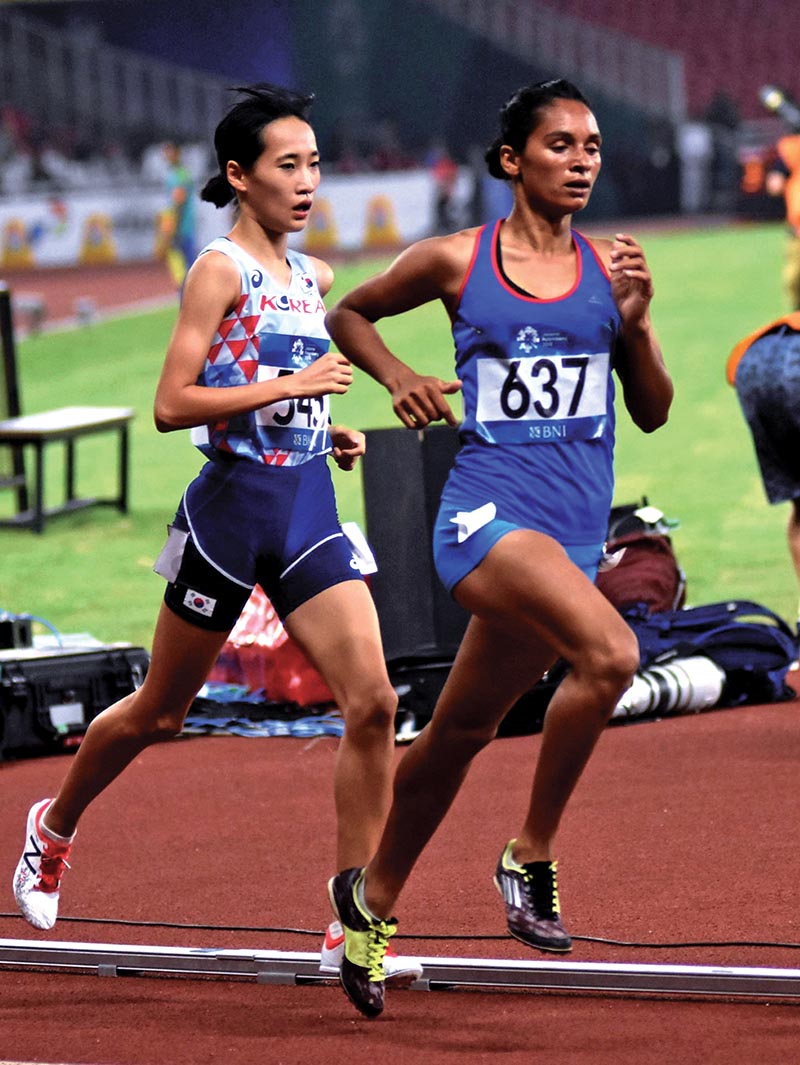 Nepalu2019s Saraswati Bhattarai runs during the womenu2019s 1500m finals