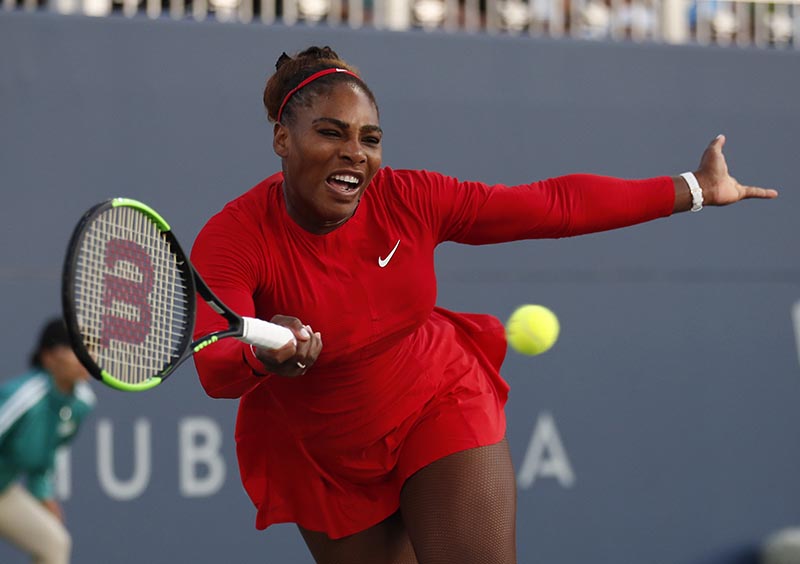 Serena Williams, of the United States, returns the ball to Johanna Konta, from Britain, during the Mubadala Silicon Valley Classic tennis tournament in San Jose, California, on Tuesday, July 31, 2018. Photo: AP