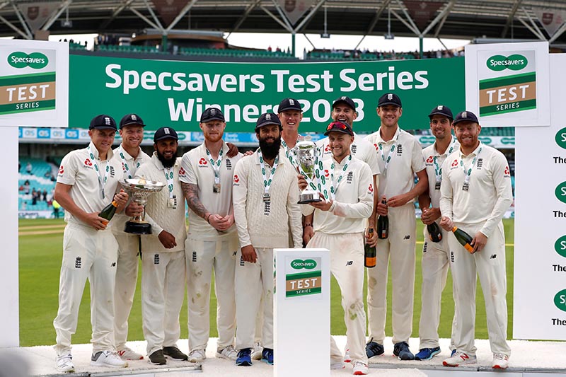 England's Joe Root and team mates celebrate with trophies after the match during the Fifth Test match between England and India, at Kia Oval, in London, Britain, on September 11, 2018. Photo:  Action Images via Reuters