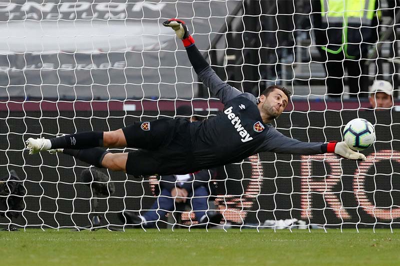 West Ham's Lukasz Fabianski makes a save. Photo: Reuters