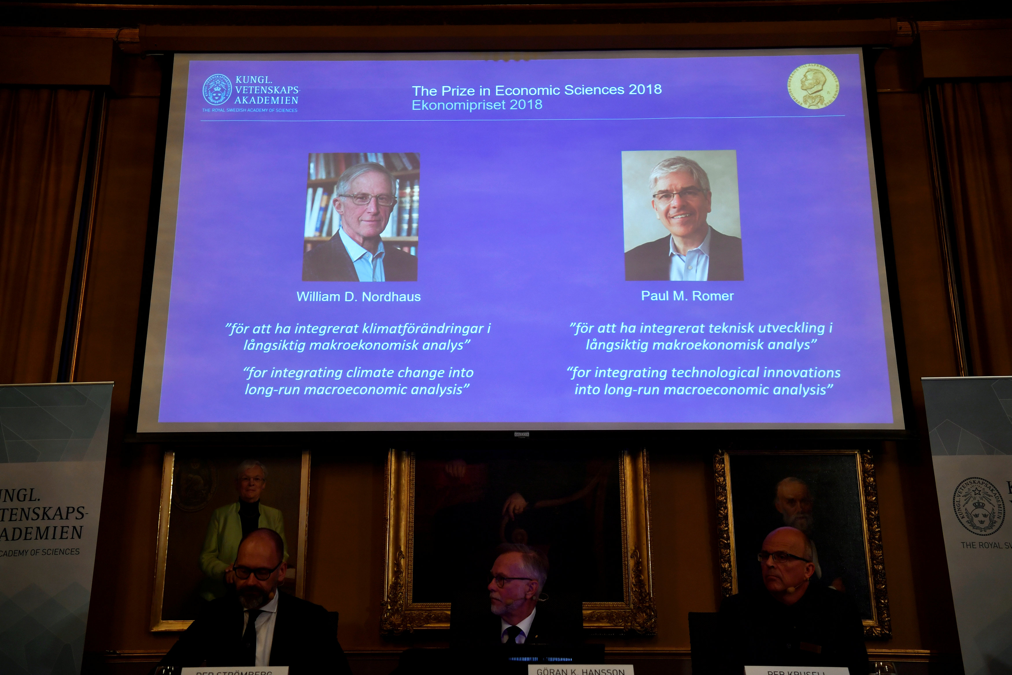 Per Stromberg, Goran K. Hansson and Per Krusell annonce the laureates of the Nobel Prize in Economics during a press conference at the The Royal Swedish Academy of Sciences in Stockholm, Sweden, October 8, 2018. The prize is devided between William D. Nordhaus and Pau M. Romer. Photo: Reuters