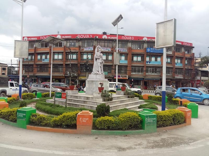 Vehicles plying along the roundabout at Tripureshwor in Kathmandu, on September 10, 2018. Photo: Sandeep Sen/ THT Online