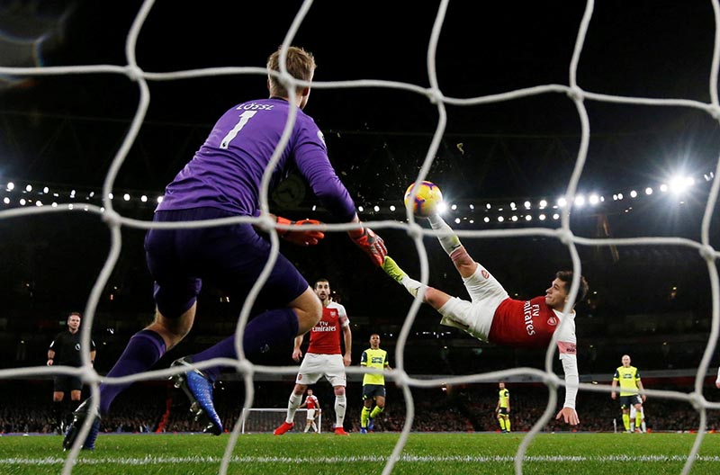 Arsenal's Lucas Torreira scores their first goal during the Premier League match between Arsenal and Huddersfield Town, at Emirates Stadium, in London, Britain, on December 8, 2018. Photo: Action Images via Reuters