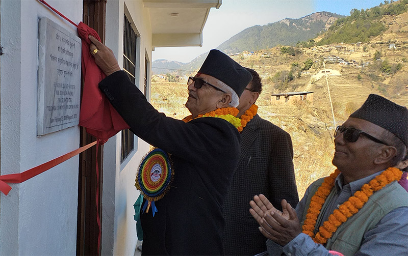 Chief Minister of Province 3, Dormani Poudel, inaugurating the newly constructed building of the Community Eye Centre, in Palung of Makawanpur district, on Saturday, February 23, 2019. Photo: Prakash Dahal/THT