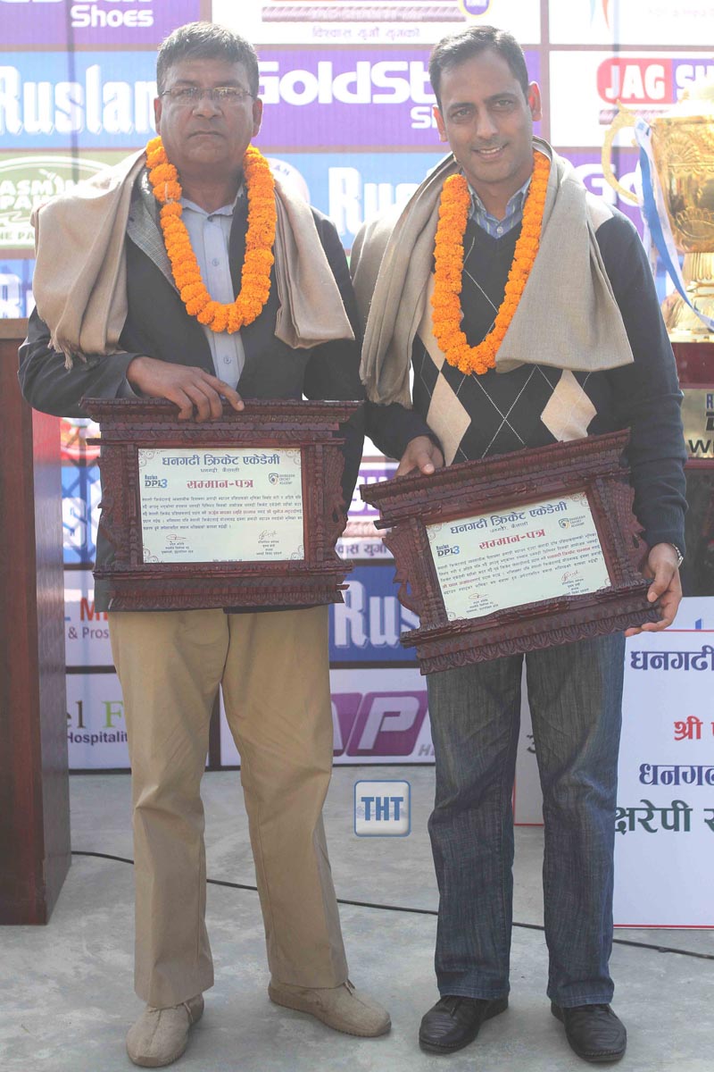 Sunoj Bhattarai (left) and Pawan Agrawal respectively receives Arjun Khadka Coach Award and Dhangadhi Cricket Award during inauguration of Dhangadhi Premier League 3 in Dhangadhi on Saturday, February 9, 2019. Photo: Udipt Singh Chhetry