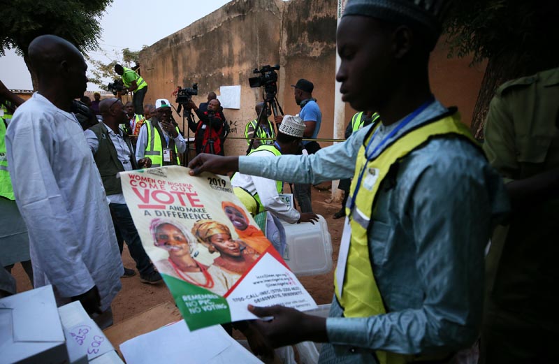 Election officials prepare for the start of voting in Nigeria's presidential election at a polling station in Daura, Katsina State, Nigeria, on February 23, 2019. Photo: Reuters