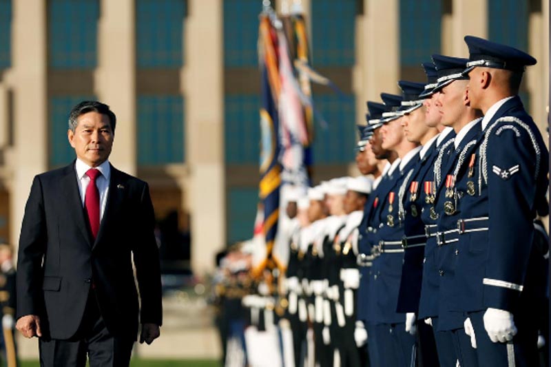 South Korean National Defense Minister Jeong Kyeong-doo reviews an honor guard during an armed forces full honor arrival ceremony hosted by US Secretary of Defense James Mattis before the 50th annual ROK-US Security Consultative Meeting at the Pentagon in Washington, US, October 31, 2018. Photo: Reuters