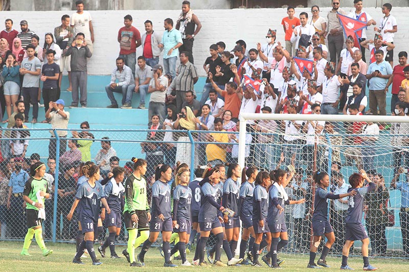 Nepali players acknowledge the home crowd, after the fifth SAFF Women’s Championship, in Biratnagar on Friday, March 22, 2019. Photo: Udipt Singh Chhetry/THT