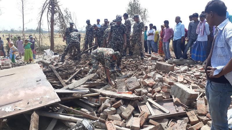 A team of Nepali Army removing debris in Pheta Rural Municipality, Bara, on Monday, April 1, 2019. Photo: THT