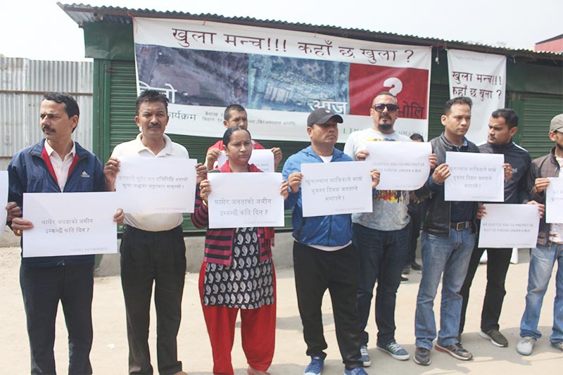 Locals of Kathmandu, accompanied by activists, protesting against the newly built illegal shops in Khulla Munch, on Thursday, April 25, 2019. Photo: THT