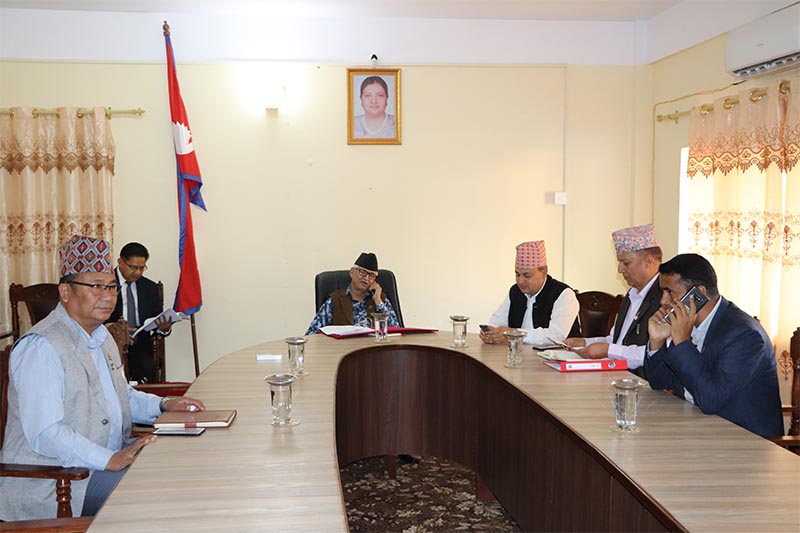 Province 3 Chief Minister Dormani Poudel among other ministers attend cabinet meeting, in Hetauda, Makawanpur district, on Wednesday, April 10, 2019. Photo: Prakash Dahal/THT