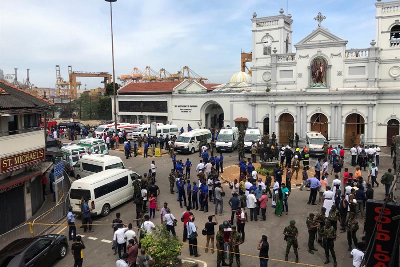 Sri Lankan military officials stand guard in front of the St Anthony's Shrine, Kochchikade church after an explosion in Colombo, Sri Lanka April 21, 2019. Photo: Reuters