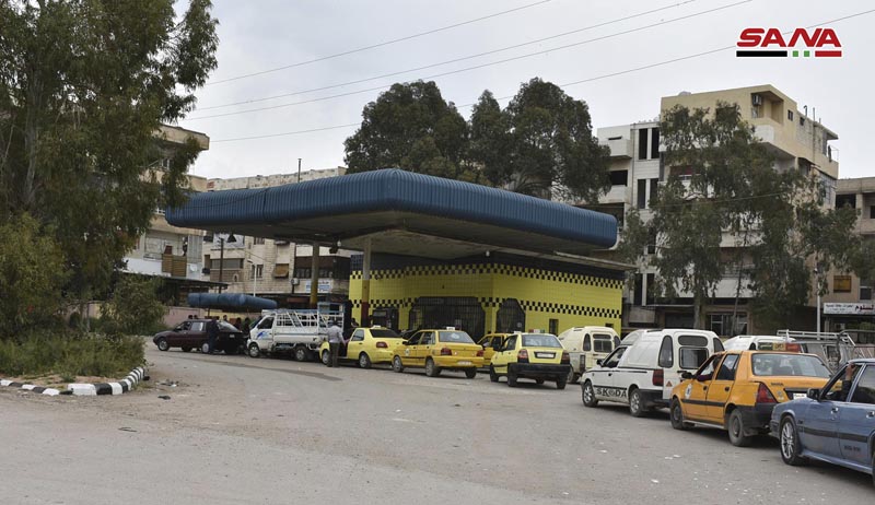 The Syrian official news agency SANA, Shows cars queuing to fill their tanks with fuel, at a gas station in Daraa, south Syria. on April 7, 2019, Photo: AP