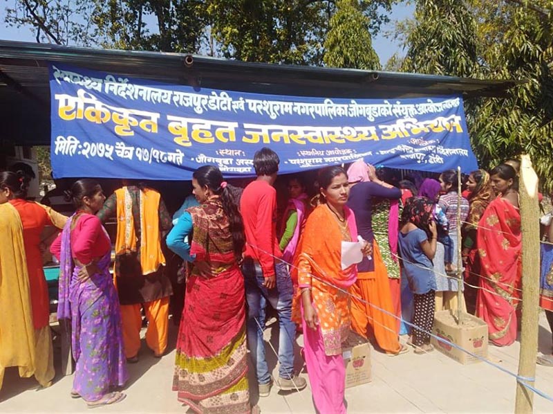 A health camp organised by Sudurpaschim Health Directorate with the technical support of Kohalpur Medical College, in Bogatan-Fudsil Rural Municipality, Doti district, on Wednesday, April 24, 2019. Photo: Tekendra Deuba/THT