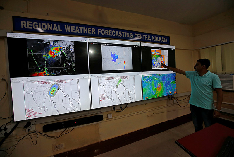 Debapriya Roy, a scientist at India Meteorological Department Earth System Science Organisation, monitors Cyclone Fani inside his office in Kolkata, India, on May 3, 2019. Photo: Reuters