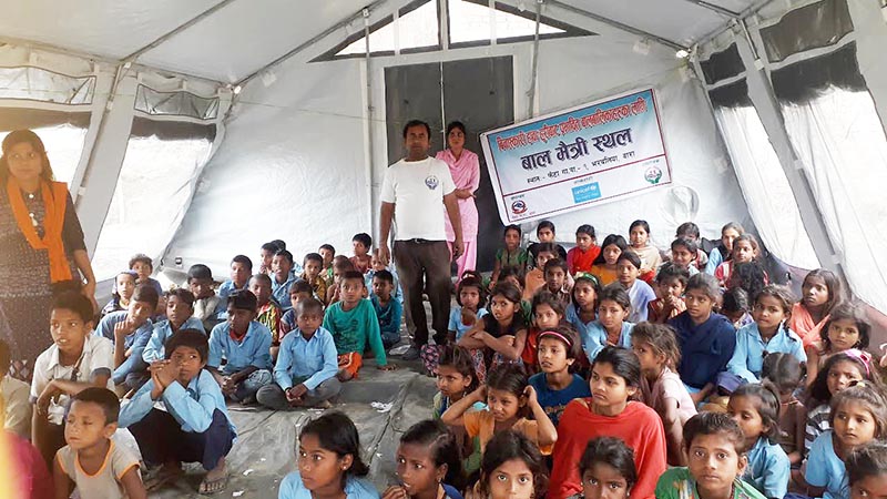 Children from storm affected areas attending child-friendly classes at Bharbaliya in Pheta Rural Municipality, Bara, on Monday, May 13, 2019. Photo: THT