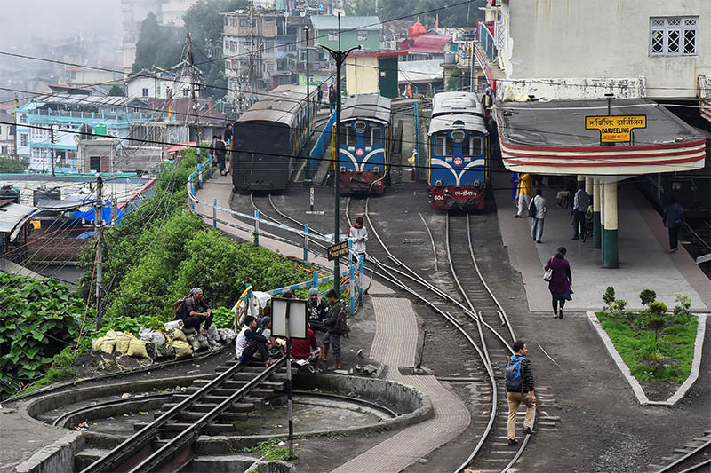 Darjeeling Himalayan Railway trains which run on a 2 foot gauge railway and is a UNESCO World Heritage Site, are seen at a station in Darjeeling, India, June 25, 2019. Photo: Reuters