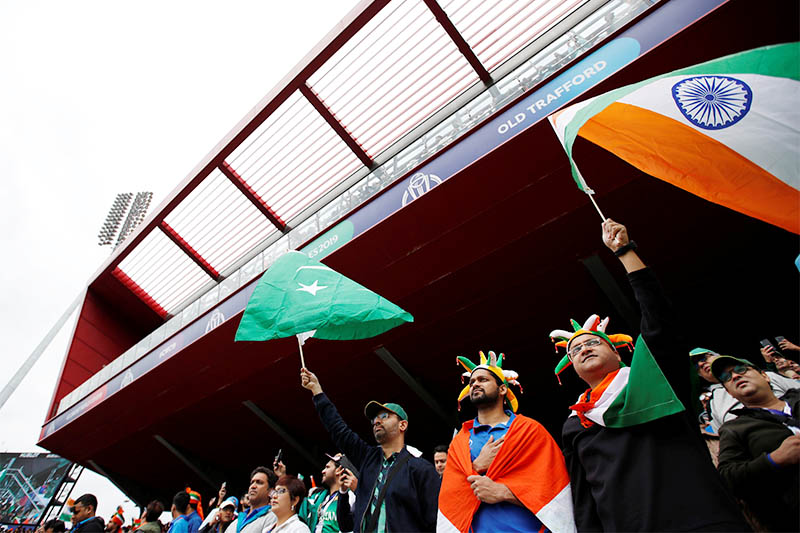 India and Pakistan fans. Photo: Reuters
