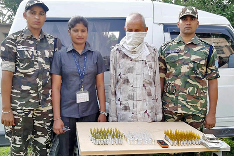 SSB of India making public a Nepali national held with a huge cache of illegal drugs, in Bairganiya Police Post, India, on Sunday, June 16, 2019. Photo: Prabhat Kumar Jha/THT