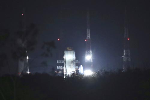 Indian Space Research Organization (ISRO)'s Geosynchronous Satellite launch Vehicle (GSLV) MkIII carrying Chandrayaan-2 stands at Satish Dhawan Space Center after the mission was aborted at Sriharikota in southern India, Monday, July 15, 2019. Photo: AP