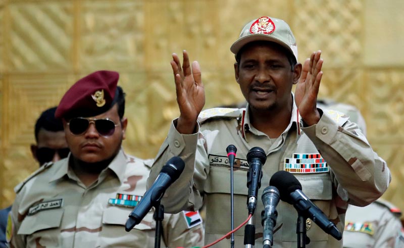 FILE: Lieutenant General Mohamed Hamdan Dagalo, deputy head of the military council and head of paramilitary Rapid Support Forces (RSF), addresses his supporters during a meeting in Khartoum, Sudan, June 20, 2019. Photo: Reuters