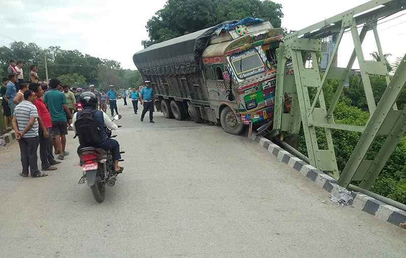 The truck that crashed into the Arun Khola bridge in Nawalpur, on Wednesday, August 14, 2019. Photo: Shreeram Sigdel/ THT