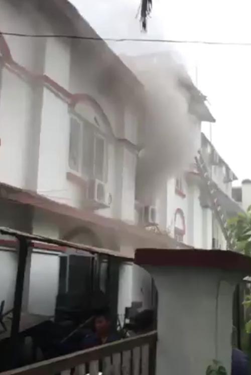 This image shows smoke billowing from an opening of a building of bank in Bharatpur Chitwan, on Monday, August 19, 2019. Photo: Tilak Rimal/THT