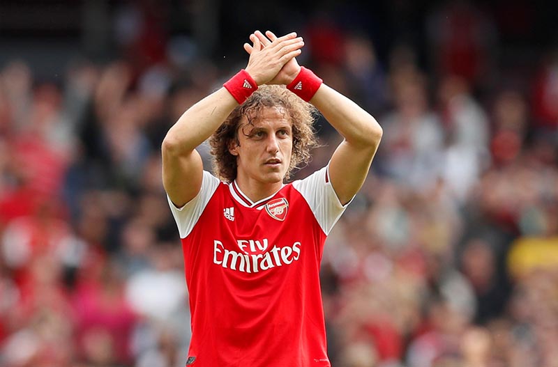 Arsenal's David Luiz applauds the fans after the match. Photo: Reuters