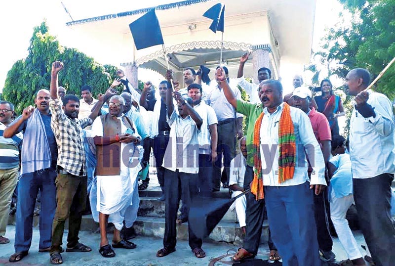 Cadres and leaders of Rastriya Janata Party-Nepal, including Province 2 Social Development Minister Nawal Kishwor Sah, demonstrating with black flags to mark Constitution Day as black day, in Rajbiraj, Saptari, on Thursday, September 19, 2019. Photo: THT