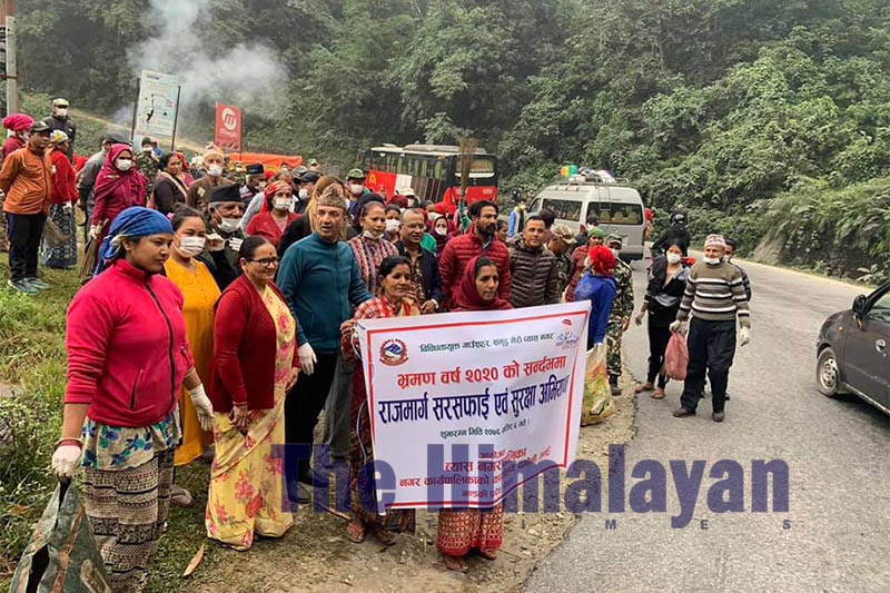 Locals participate in 'Clean Highway Campaign' for the upcoming 'Visit Nepal Year 2020' on Friday, November 22, 2019. Photo: Madan Wagle/THT