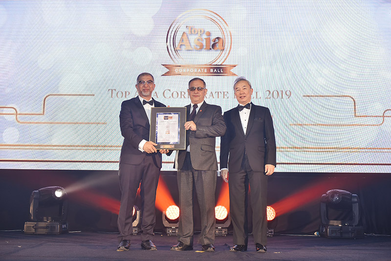 Nepal receives the Country of the Year Award-2019 for being recognised as Asiau2019s Best Nation For Mountaineering Adventures at the Top Asia Corporate BALL 2019 organised by Research House of Asia (RHA) Media, in Malaysia. Photo: Embassy of Nepal, Malaysia
