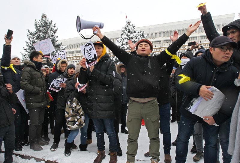 Demonstrators take part in anu00a0anti-corruptionu00a0rally in Bishkek, Kyrgyzstan November 25, 2019. Photo: Reuters