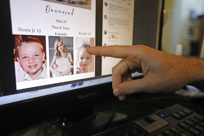 Austin Cloes points to a photo of relatives Rhonita Miller and her family, who were killed in Mexico, on a computer screen Tuesday, November 5, 2019, in Herriman, Utah. Photo: AP