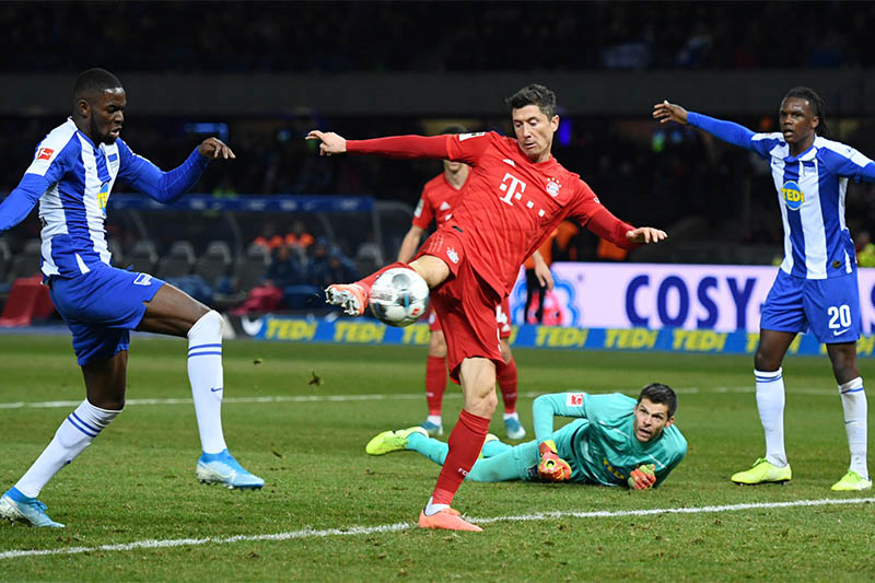 Bayern Munich's Robert Lewandowski scores a disallowed goal. Photo: Reuters