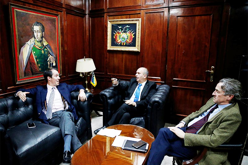 Bolivia's Government Minister Arturo Murillo meets with Victor Gonzales and Herman Tertsch, members of European Parliament and members of Spain's VOX party after a press conference in La Paz, Bolivia, January 3, 2020. Photo: Reuters