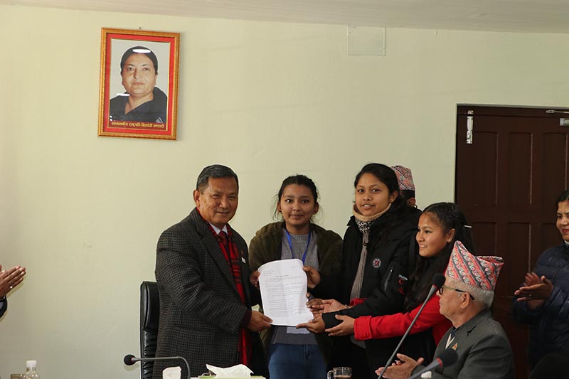 Girls submitting a memorandum to Gandaki Province Chief Minister Prithvi Subba Gurung, in Pokhara, on Tuesday, January 14, 2020. Photo: Rishi Baral