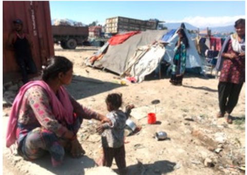 Anjali Chaudhary, 29, along with her three-year-old daughter, at a squatter settlement on the bank of the Manahara River in Bhaktapur, on Sunday, March 29, 2020. Photo: THT