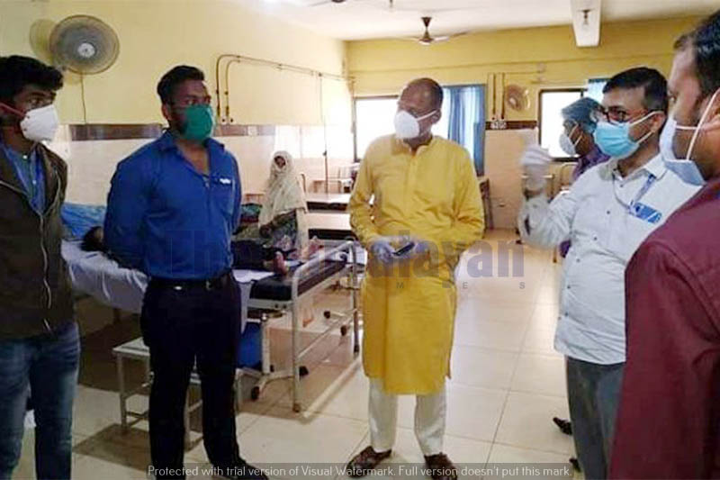 Officials inspecting Gandak Hospital in Birgunj, on Thursday, May 14, 2020. Photo: Ram Sarraf/THT