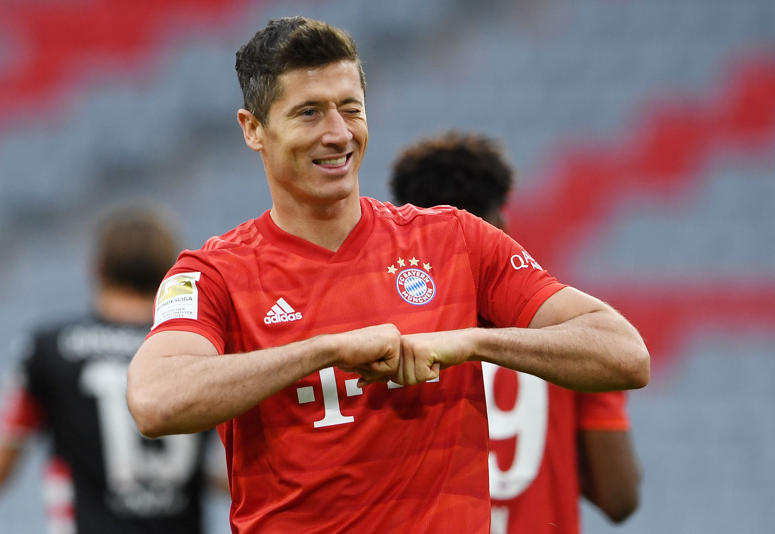 Bayern Munich's Robert Lewandowski celebrates scoring their fourth goal, as play resumes behind closed doors following the outbreak of the coronavirus disease (COVID-19) during the Bundesliga match between Bayern Munich and Fortuna Dusseldorf, at Allianz Arena, Munich, in Germany, on May 30, 2020. Photo: Christof Stache/Pool via Reuters