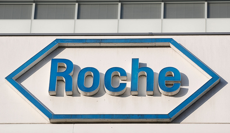 FILE - The logo of Swiss drugmaker Roche at its headquarters in Basel, Switzerland, January 30, 2020.  Photo: Reuters