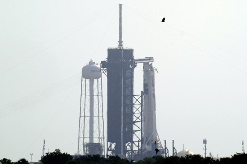 The SpaceX Falcon 9, with the Crew Dragon spacecraft on top of the rocket, sits on Launch Pad 39-A Thursday, May 28, 2020, at Kennedy Space Center in Cape Canaveral, Florida. Photo: AP