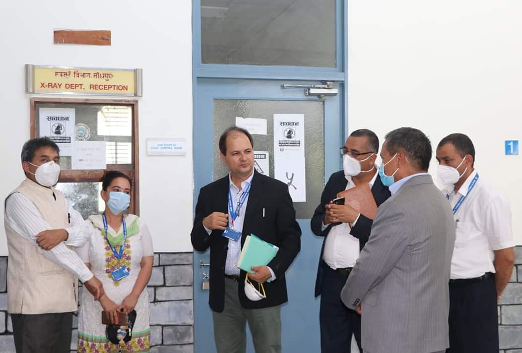 Chief Minister of Gandaki Province Prithivi Subba Gurung inspecting COVID laboratory, along with other member of the inspection team, at Ramghat, Pokhara, on Sunday. Photo: THT