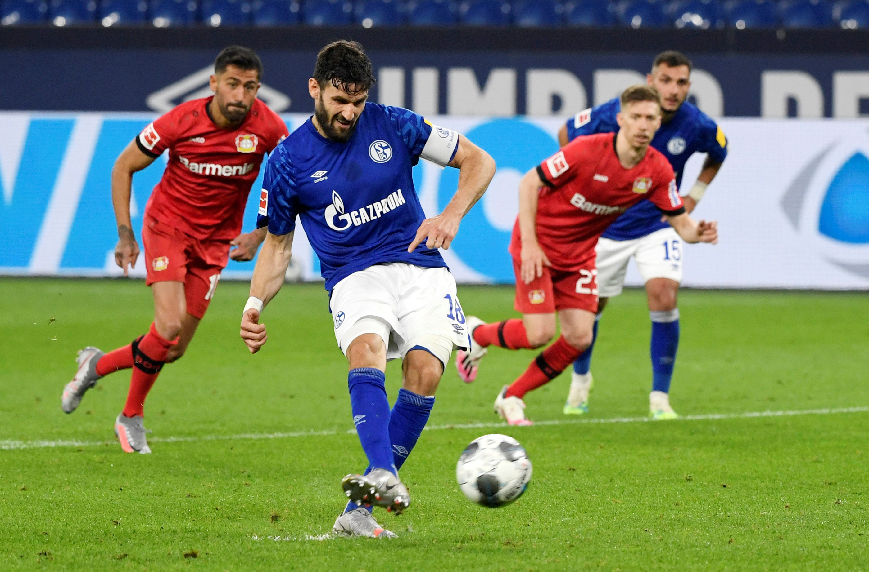 Schalke's Daniel Caligiuri scores their first goal, as play resumes behind closed doors following the outbreak of the coronavirus disease (COVID-19) during the Bundesliga match between Schalke 04 and Bayer Leverkusen, at Veltins-Arena, in Gelsenkirchen, Germany, on June 14, 2020. Photo: Ina Fassbender/Pool via Reuters