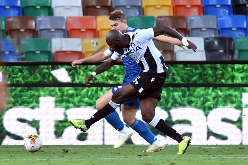 Udinese's Seko Fofana scores their second goal during the Serie A match between Udinese and Juventus, at Dacia Arena, in Udine, Italy, on July 23, 2020, as play resumes behind closed doors following the outbreak of the coronavirus disease (COVID-19). Photo: Reuters