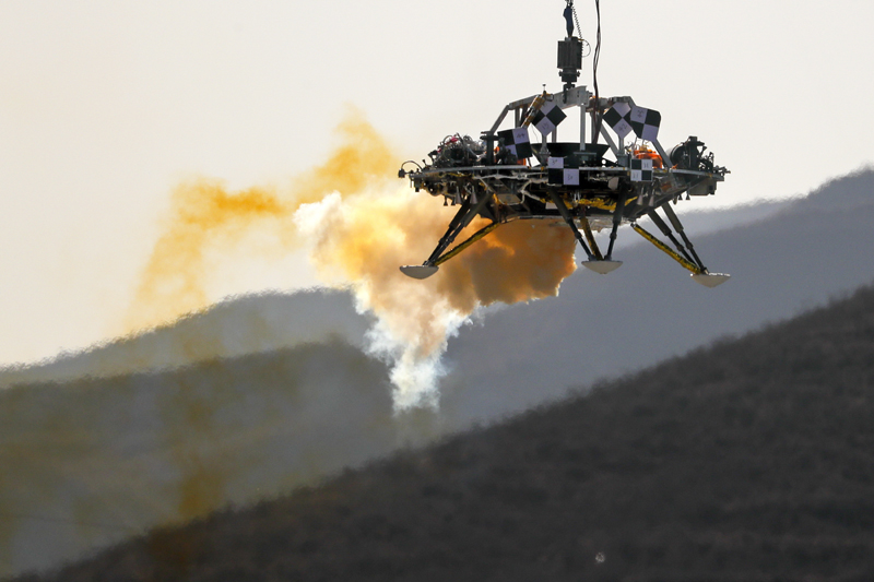 The Mars lander's hovering, obstacle avoidance and deceleration capabilities are tested at a facility at Huailai in China's Hebei province, Thursday, Nov. 14, 2019. Photo: AP