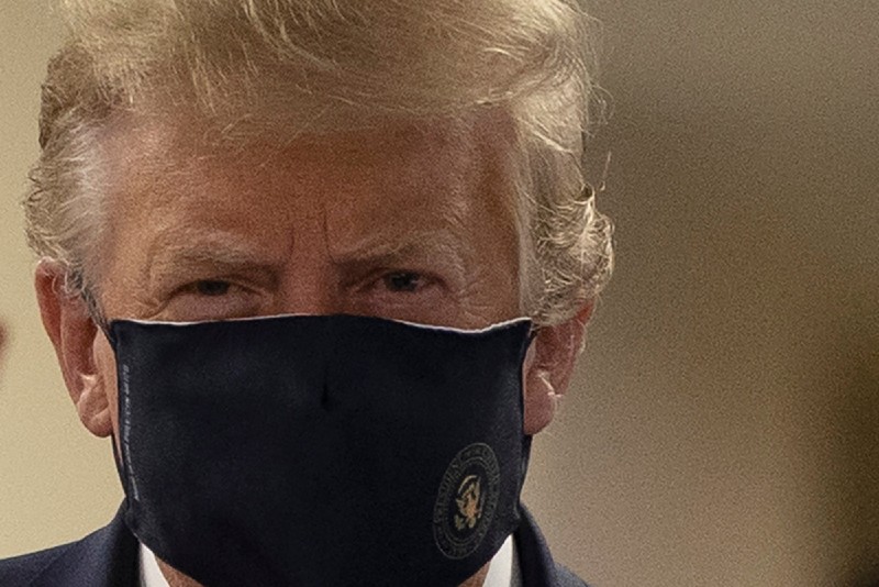 US President Donald Trump wears a mask while visiting Walter Reed National Military Medical Center in Bethesda, Maryland, US, July 11, 2020. Photo: Reuters