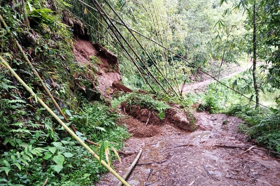 Landslide obstructs road section in Bhojpur district, on Thursday, July 30, 2020. Photo: Niroj Koirala/THT